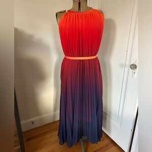 Gorgeous Ombré pleated dress size M/L